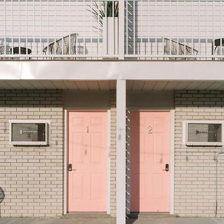 The June Motel, Prince Edward County 픽턴 외부 사진
