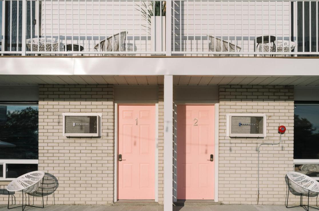 The June Motel, Prince Edward County 픽턴 외부 사진